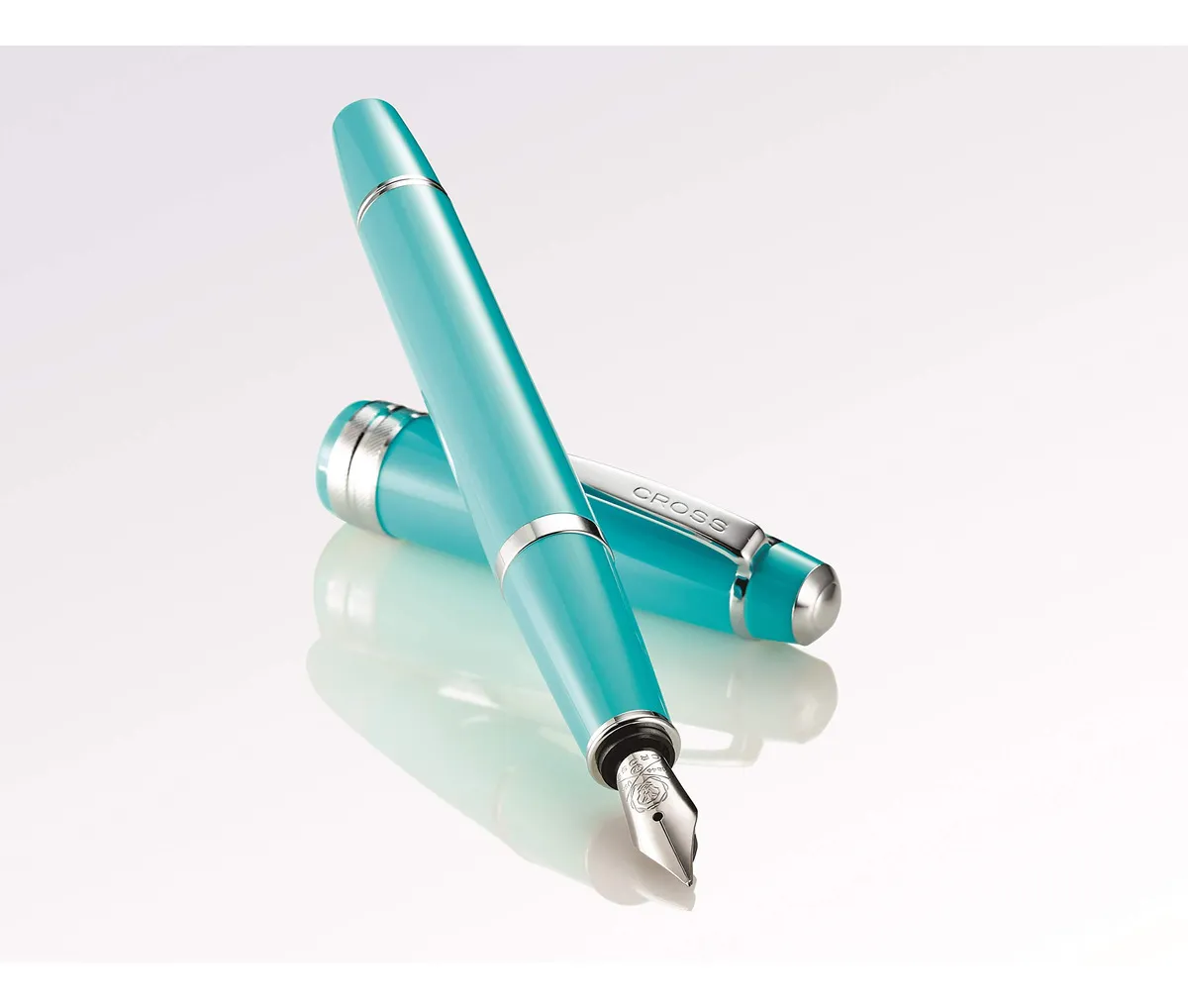 Pluma Estilográfica Recargable Pelikan M205 Aquamarine - Punta Fina, Diseño Elegante Verde Azulado, Escritura Fluida y Cómoda, Ideal para Regalo o Uso