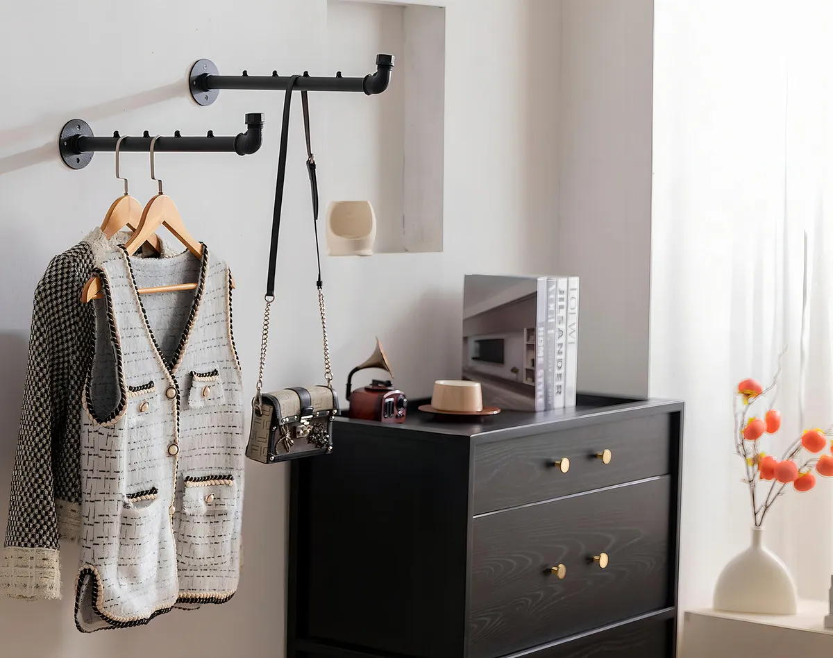 Barra Industrial de Ropa para Pared COLG: Modelo Premium en Acero Reforzado, Diseño Vintage y Capacidad Superior, Ideal para Tiendas y Hogar - ¡Resist