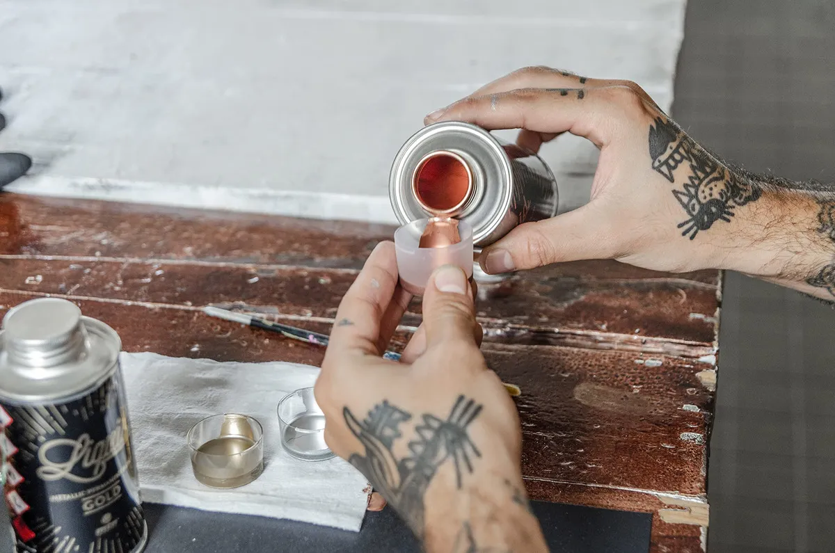 Pintura en Aerosol MTN Liquid Plata: Acabado Metálico Brillante para Graffiti y Arte Urbano Profesional. Cobertura Superior, Secado Rápido y Alta Resi