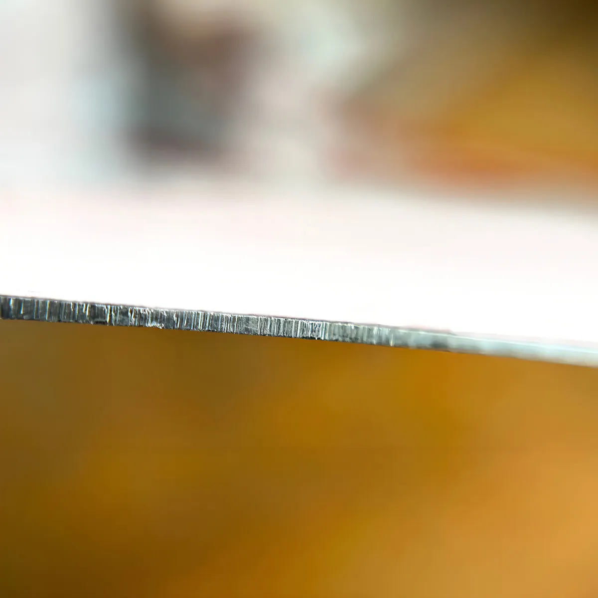 Señal de Advertencia de Alto Voltaje Reflectante de Aluminio Tradesafe TS-SS-SS-7: Seguridad Visible, Resistente y Duradera para Entornos Peligrosos,