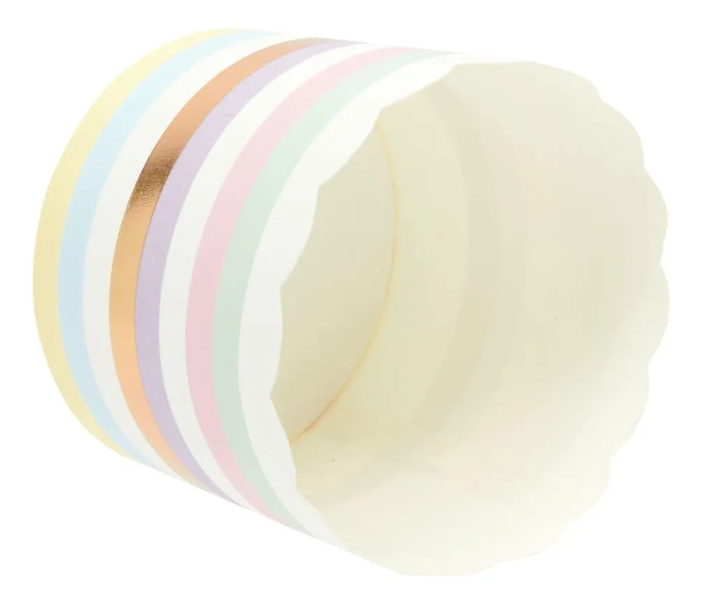 Moldeado Perfecto: 50 Forros Grandes para Magdalenas de 5.5 cm, Marca 'Hornear Con Amor', Diseño Antiadherente, Horno Seguro, Ideales para Repostería