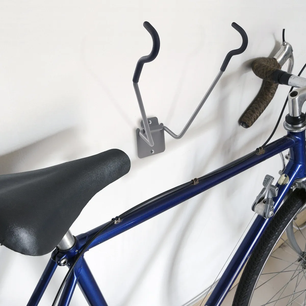 Soporte de Pared para Bicicleta Resistente | Marca Genérica con Capacidad 75 kg | Protección EVA | Fácil Instalación | Ahorra Espacio y Organiza tu Bi