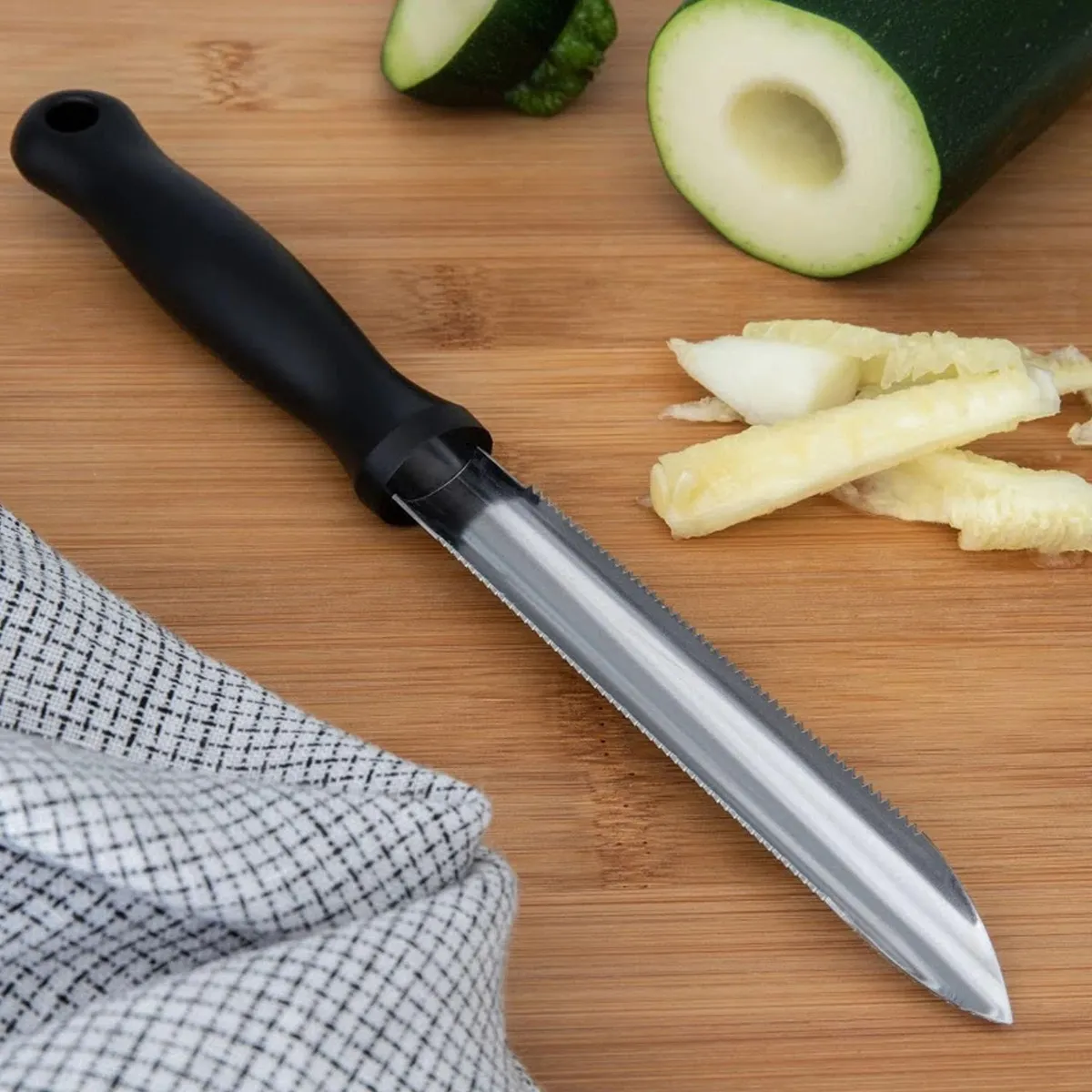 Cortador de Manzana OXO Good Grips: Acero Inoxidable de Alta Calidad, Diseño Ergonómico, Cuchillas Afiladas y Mango Antideslizante para un Corte Perfe