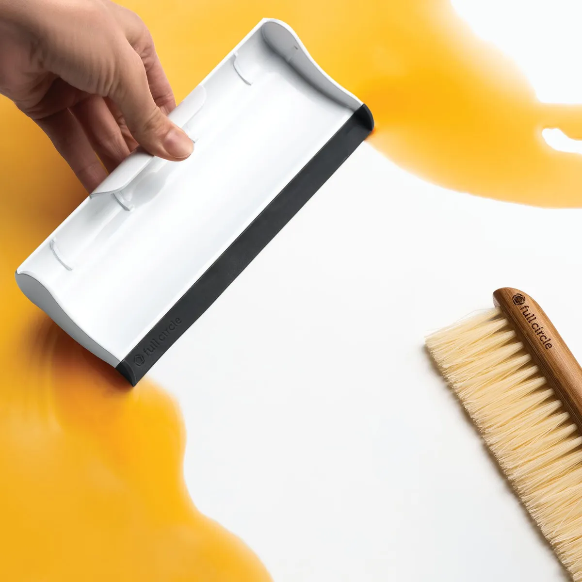 Full Circle Brisa - Escurridor de Platos Compacto y Sostenible: Diseño Innovador, Bambú y Silicona, Secado Eficiente para Cocinas Modernas y Eco-Consc