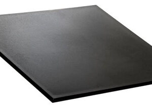 Cubierta para Quemadores de Estufa Camco Diseño Negro Mate: Protege y Amplía tu Espacio de Cocina en RV. Fabricada en Polietileno Resistente, Fácil Li