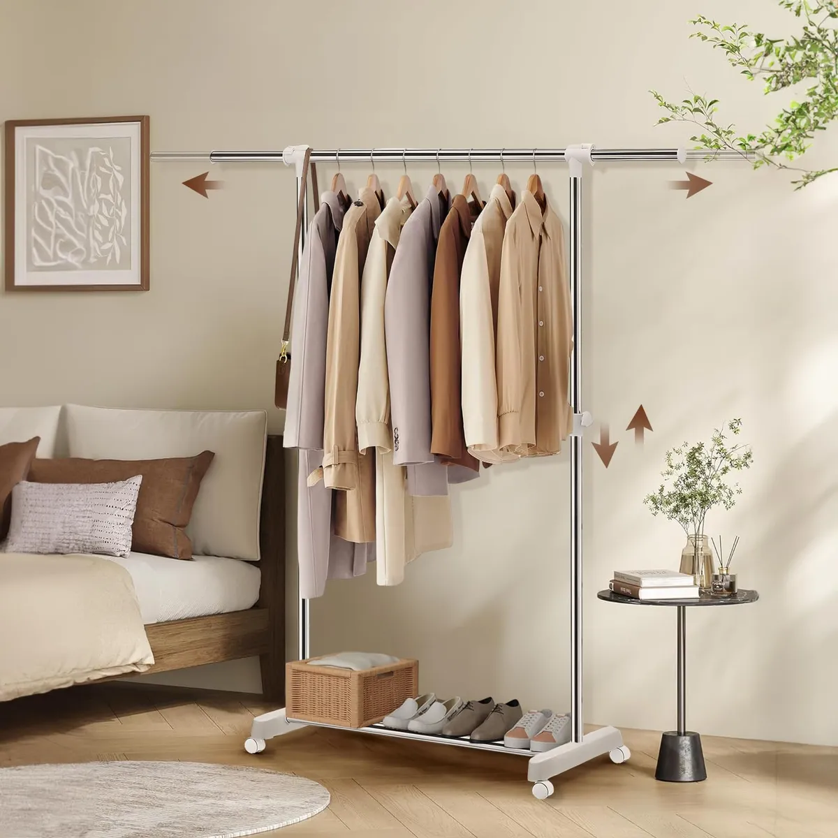 Rack Colgador Ropa Expandible con Ruedas y Fijaciones - Organizador de Armario Metálico Plateado, Ideal Hogar y Tiendas
