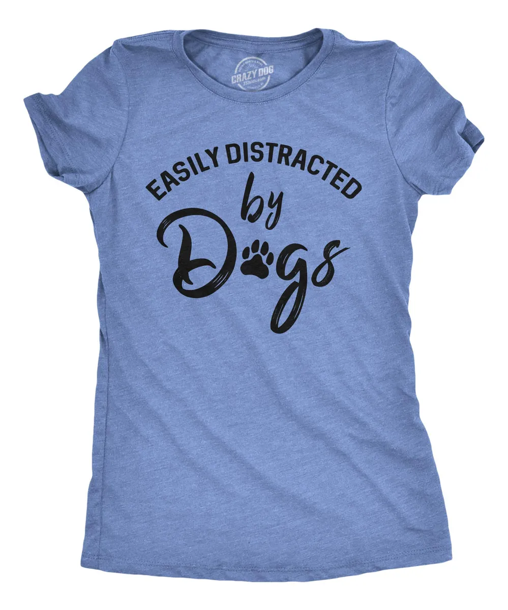 Playera Gráfica Divertida para Mamá Amante de Perros, Diseño Exclusivo "Easily Distracted By Dogs", Estilo Casual y Cómodo, Color Azul Vibrante - Regalo Perfecto