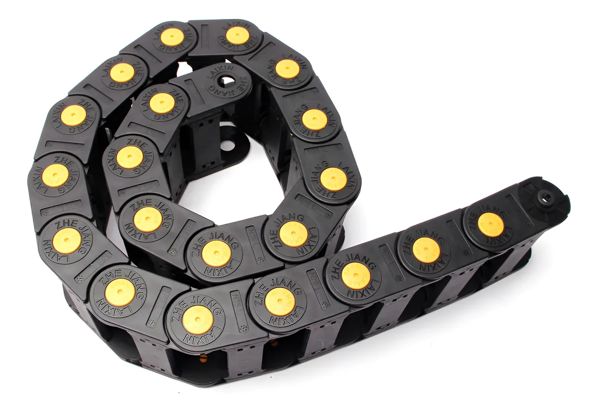 Cadena de Arrastre Tipo Abierto R55 Negra con Conectores - Resistencia y Durabilidad para Aplicaciones Industriales