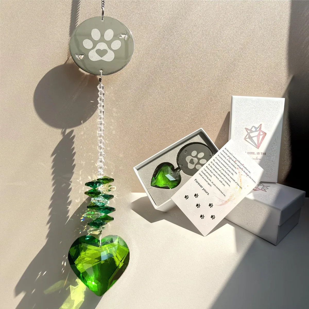 Atrapasoles Conmemorativo para Mascotas en Vidrio Verde: Homenaje Elegante y Duradero, Decoración Luminosa para el Hogar
